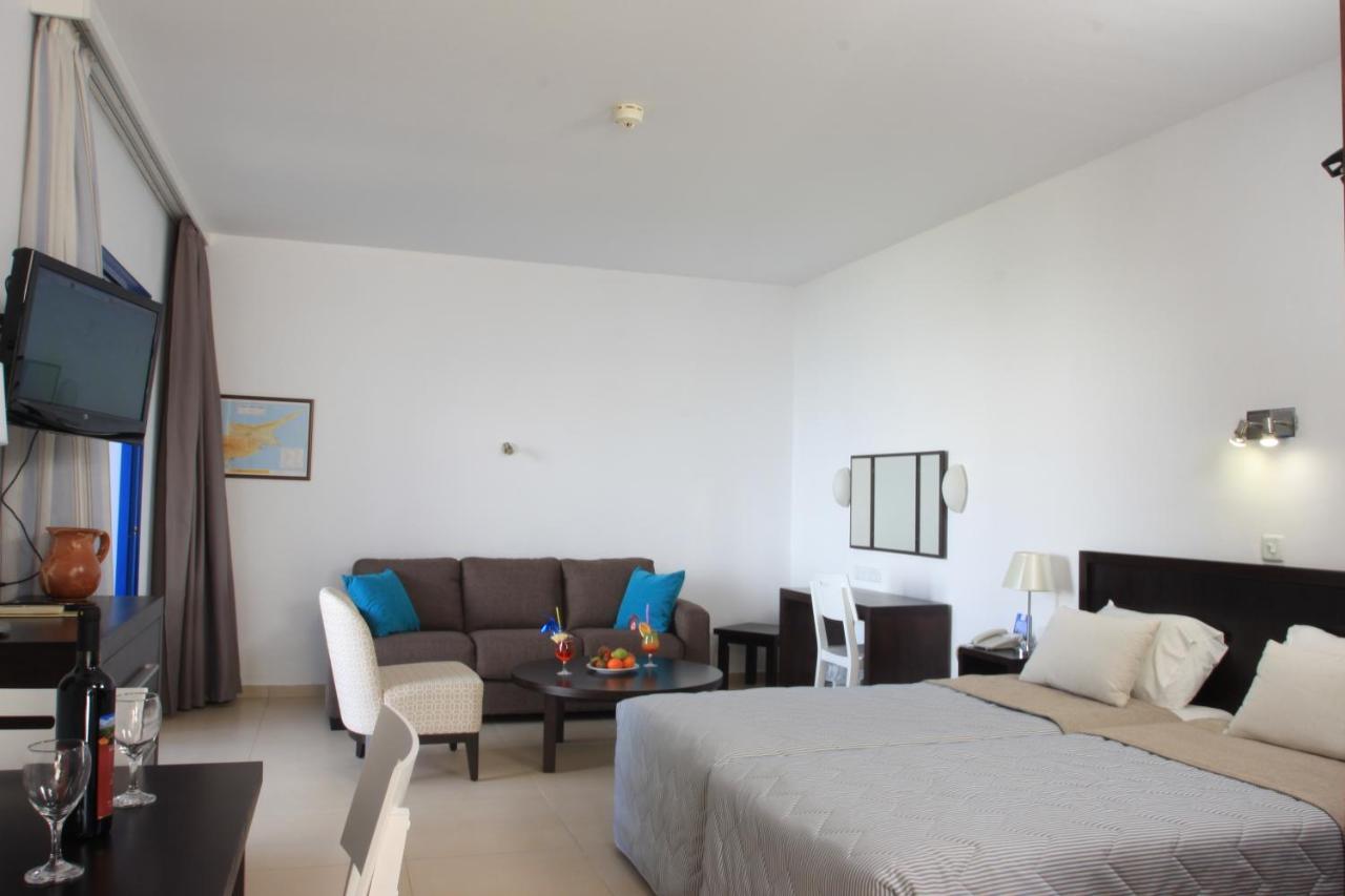 Marismare Apartments Айя Напа Екстериор снимка