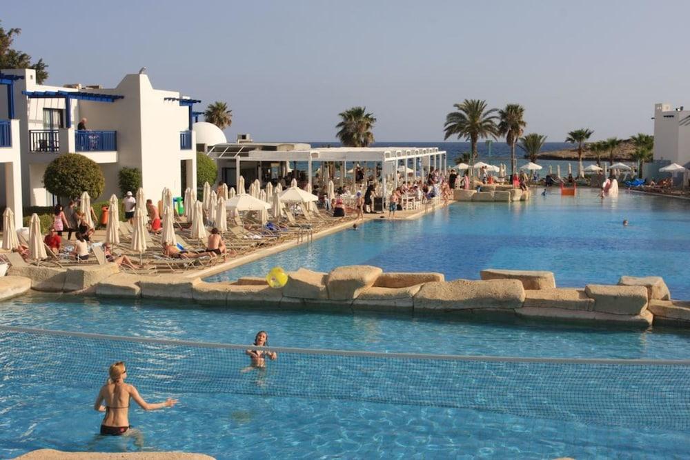 Marismare Apartments Айя Напа Екстериор снимка